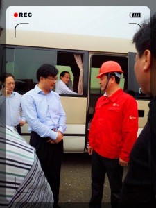 潛江市紫月路西延道路工程施工，市領(lǐng)導(dǎo)親臨現(xiàn)場(chǎng)視察、指導(dǎo)工作